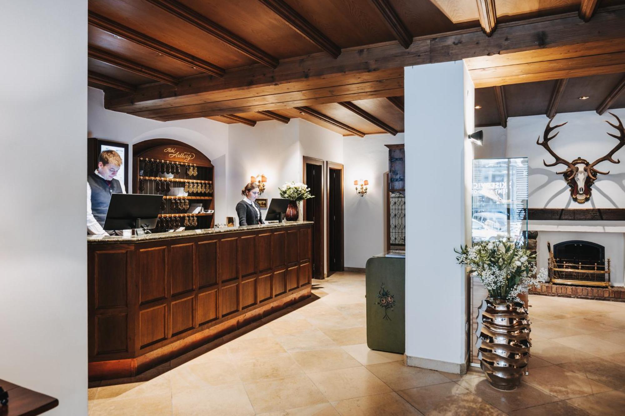 Hotel Arlberg Lech Exterior photo